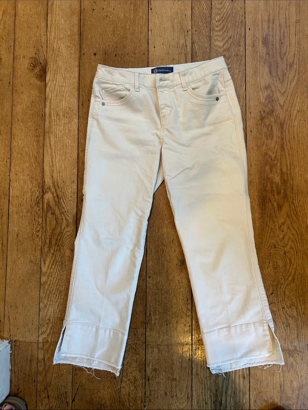 Democracy Cream Ankle Crop Jeans size 6 details in extra hem, flared and frayed